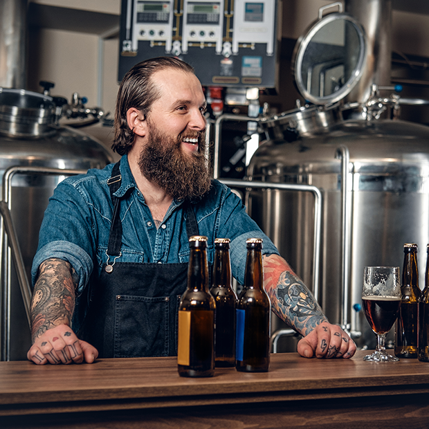 https://craftbeers.axessdata.se/wp-content/uploads/2017/05/barmen.png