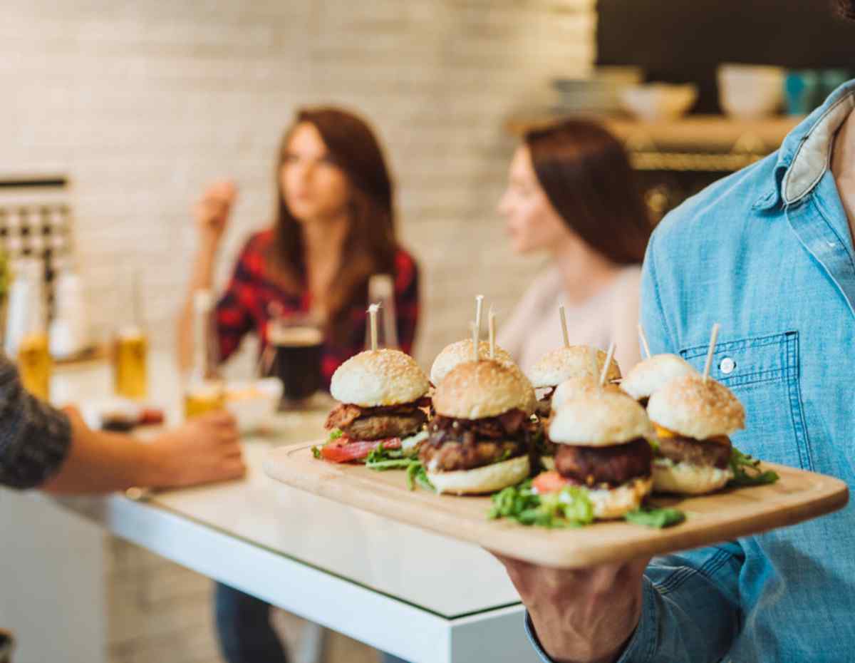https://craftbeers.axessdata.se/wp-content/uploads/2017/05/inner_cell_burger_3.jpg